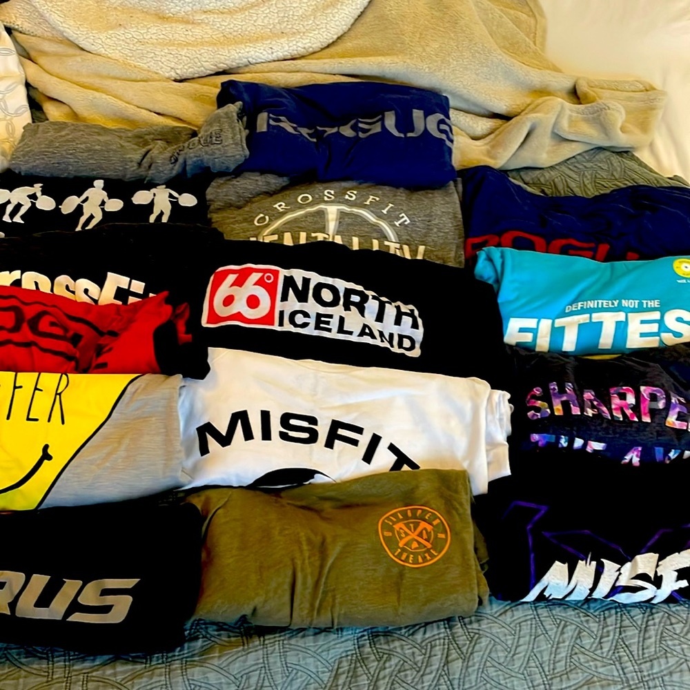Lot of 16 CrossFit/training shirts size Large